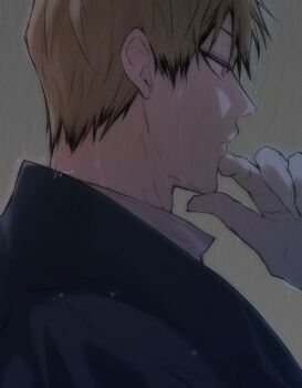 1boy black_hair blonde_hair closed_mouth colored_tips from_side hand_on_own_chin highres japanese_clothes jj_hata jujutsu_kaisen male_focus multicolored_hair rain short_hair solo two-tone_hair yellow_eyes zen'in_naoya