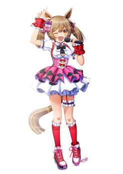 1girl absurdres animal_ears argyle_bow black_bow black_bowtie blush boots bow bowtie breasts brown_eyes brown_hair center_frills commentary frills full_body hair_between_eyes hair_bow highres holding holding_microphone horse_ears horse_girl horse_tail kneehighs konsu_(konsu1182da) long_hair looking_at_viewer medium_breasts microphone one_eye_closed open_mouth pink_bow pink_skirt puffy_short_sleeves puffy_sleeves purple_bow red_socks shirt short_sleeves simple_background skirt smart_falcon_(love_4ever)_(umamusume) smart_falcon_(umamusume) smile socks solo suspender_skirt suspenders tail twintails umamusume white_background white_shirt white_skirt wrist_cuffs
