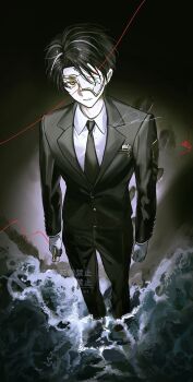 1boy arms_at_sides beach black_hair black_jacket black_necktie black_pants black_suit breast_pocket closed_mouth collared_shirt dane84918270 dark_background eye_mask eyepatch formal_clothes from_above gloves grey_streaks half_eye_mask highres holding jacket lapels limbus_company long_sleeves looking_at_viewer male_focus mask multicolored_hair necktie notched_lapels ocean one_eye_covered pants pocket project_moon rien_(project_moon) shirt short_hair signature solo standing streaked_hair string string_of_fate suit wading water watermark waves white_gloves white_shirt yellow_eyes