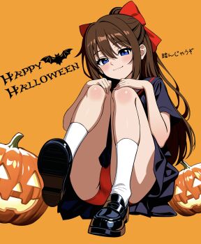 1girl absurdres ass bat_(animal) black_serafuku black_shirt black_skirt blue_eyes blush bow brown_hair buruma closed_mouth full_body hair_between_eyes hair_bow half_updo halloween hands_on_own_knees happy_halloween highres jack-o&#039;-lantern loafers long_hair looking_at_viewer love_live! love_live!_nijigasaki_high_school_idol_club orange_background osaka_shizuku panties pantyshot pleated_skirt ponytail pumpkin red_bow red_buruma red_panties red_ribbon ribbon sailor_collar school_uniform serafuku shirt shoes short_sleeves sidelocks simple_background sitting skindentation skirt smile socks solo underwear white_socks zaofeng