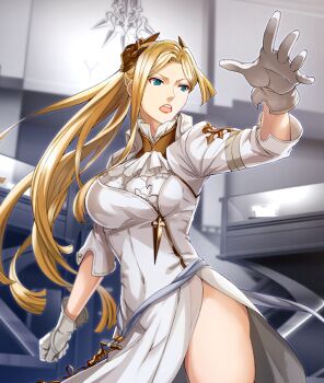 1girl blonde_hair blue_eyes blunt_ends breasts clenched_hand commander_(nier:automata) covered_navel cowboy_shot dress emblem game_cg gloves hair_ornament hand_up indoors large_breasts long_hair official_art open_mouth parted_bangs red_lips side_slit solo teeth thighs third-party_source toji_no_miko toji_no_miko:_kizamishi_issen_no_tomoshibi upper_teeth_only white_dress white_gloves