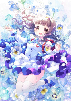 1girl :d backpack bag blue_bow blue_flower bow breasts brown_eyes brown_hair commentary_request dress floating_hair flower frilled_dress frills full_body hairband higanbana_no_saku_yoru_ni high_heels highres kusunoki_midori long_hair long_sleeves looking_at_viewer medium_breasts open_mouth randoseru sakurazawa_izumi shoes smile solo thighhighs very_long_hair wavy_hair white_dress white_flower white_shoes white_thighhighs yellow_hairband