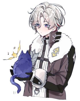 1boy animal bird black_gloves blue_eyes cat coat commentary_request eyes_visible_through_hair fur-trimmed_coat fur_trim genshin_impact gloves grey_hair hair_between_eyes highres holding holding_animal holding_cat male_focus mole mole_under_eye multicolored_hair musical_note red_hair red_pupils silver_trim solo sweater turtleneck turtleneck_sweater two-tone_hair white_background yama14427