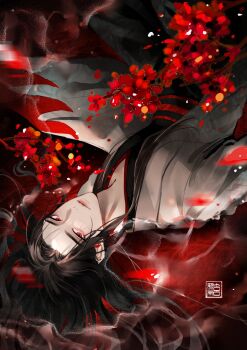 1boy absurdres alternate_hairstyle bishounen black_hair black_hanfu branch chinese_clothes chinese_commentary closed_mouth coat commentary_request falling_petals flower grey_coat hair_down hair_ribbon hair_spread_out hanfu highres light_particles long_hair long_sleeves looking_at_viewer loxunzixin31122 lying male_focus modao_zushi official_alternate_costume on_back open_clothes open_coat partially_submerged petals red_eyes red_flower red_ribbon red_sash ribbon robe sash seal_impression smoke solo untied_ribbon upper_body upside-down water wei_wuxian wei_wuxian_(yiling_laozu)