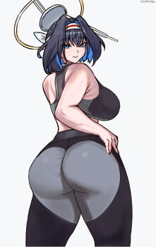 1girl absurdres alternate_costume ass black_pants black_shirt blue_eyes blue_hair breasts closed_mouth hair_intakes highres hololive hololive_english large_breasts looking_at_viewer ouro_kronii pants shirt sideboob smile solo vicarious virtual_youtuber