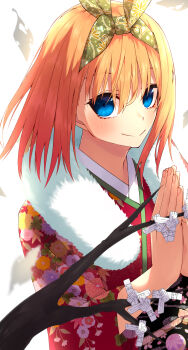 1girl blue_eyes blush branch closed_mouth commentary_request fur-trimmed_kimono fur_trim furisode go-toubun_no_hanayome green_ribbon hair_ribbon hatsumoude highres japanese_clothes kimono long_sleeves looking_at_viewer medium_hair nakano_yotsuba new_year obi omikuji orange_hair palms_together praying print_kimono print_ribbon red_kimono ribbon sash solo tamago_sando upper_body