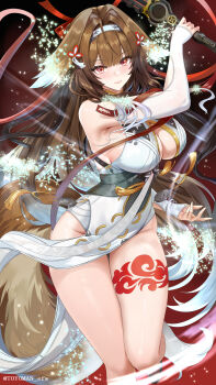 1girl bracelet breasts brown_hair chinese_commentary closed_mouth commentary detached_sleeves english_commentary hairband highres holding holding_sword holding_weapon jewelry large_breasts leg_tattoo long_hair looking_at_viewer mixed-language_commentary pelvic_curtain red_eyes smile solo standing sword tail tattoo thighs toyoman twitter_username weapon white_hairband white_sleeves ye_shunguang zenless_zone_zero