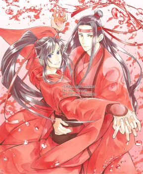 2boys ahoge black_hair black_hanfu black_sash brown_hair chinese_clothes chinese_wedding closed_mouth commentary couple grin hair_ribbon hanfu headband high_ponytail holding_hands hug husband_and_husband interlocked_fingers lan_wangji long_hair long_sleeves looking_at_viewer male_focus modao_zushi multiple_boys parted_lips ponytail purple_eyes red_hanfu red_headband red_ribbon red_sash red_theme ribbon robe sash sidelocks smile splashing sunmoon9994 symbol-only_commentary topknot twitter_username very_long_hair water water_drop watermark wei_wuxian wide_sleeves yaoi yellow_eyes