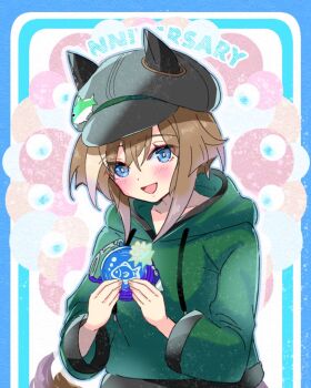 Rule 34 | 1girl, animal ears, blue eyes, blush, brown hair, casual, cheval grand (casual) (umamusume), cheval grand (umamusume), chiffon, collarbone, commentary request, drawstring, ears through headwear, fish hat ornament, green hoodie, hair between eyes, hat, holding, hood, hood down, hoodie, horse ears, horse girl, horse tail, long sleeves, multicolored hair, open mouth, smile, streaked hair, tail, umamusume, white hair