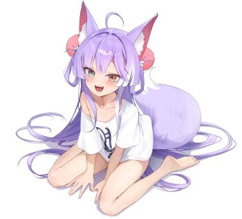 1girl :d absurdres animal_ears barefoot between_legs blue_eyes clrawing fox_ears fox_girl fox_tail full_body hair_ornament hand_between_legs heterochromia highres long_hair looking_at_viewer multicolored_hair no_pants off_shoulder open_mouth pom_pom_(clothes) pom_pom_hair_ornament purple_hair shirt shirt_slip short_sleeves simple_background single_bare_shoulder sitting smile stellive tail teeth tenko_shibuki two-tone_hair very_long_hair virtual_youtuber wariza white_background white_hair white_shirt yellow_eyes