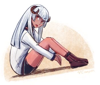 1girl artist_name bare_legs boots brown_boots chiyu_mahou_no_machigatta_tsukaikata dark-skinned_female dark_skin felm_(chiyu_mahou) grey_hair knees_up long_hair long_sleeves looking_at_viewer red_eyes signature sitting solo tongue tongue_out vacuous_canyon