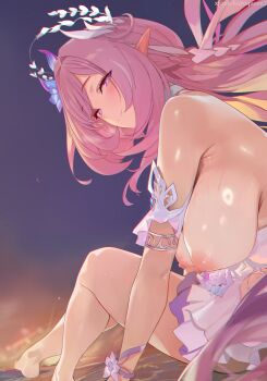 1girl armlet armpit_crease blush breasts chromatic_aberration closed_mouth commentary cyrene_(honkai:_star_rail) cyrene_(ripples_of_past_reverie)_(honkai:_star_rail) from_side gradient_sky highres honkai:_star_rail honkai_(series) jewelry knees_up large_breasts long_hair looking_at_viewer looking_to_the_side misaka_12003-gou multicolored_hair nipples outdoors paid_reward_available pink_hair pointy_ears purple_eyes sideboob sidelocks sitting sky smile solo streaked_hair topless_female