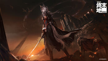 Rule 34 | 1boy, animal ears, architecture, arknights, arknights: endfield, bird ears, black boots, black coat, boots, chinese commentary, coat, commentary request, grey hair, hellagur (arknights), highres, holding, holding sword, holding weapon, katana, logo, long coat, long hair, looking back, official art, pogranichnik (arknights), qiumoyixing, solo, sword, tail, twilight, weapon