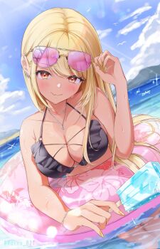 1girl bikini black_bikini blonde_hair blue_sky blush bracelet breasts criss-cross_straps dark-skinned_female dark_skin day dutch_angle ear_piercing eyewear_on_head fang food frilled_bikini frills gyaru hair_ornament hairu_821 highres holding holding_food holding_popsicle jewelry kaminari_qpi large_breasts lens_flare lightning_bolt_piercing long_hair looking_at_viewer necklace o-ring o-ring_bikini o-ring_top ocean orange_eyes orange_nails outdoors partially_submerged piercing pink-tinted_eyewear popsicle skin_fang sky solo sunglasses swept_bangs swimsuit tinted_eyewear virtual_youtuber vspo! water wet x_hair_ornament