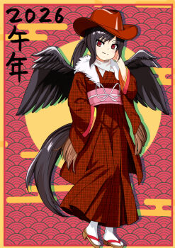 Rule 34 | 1girl, 2026, alternate costume, bandana, bandana around neck, border, brown hair, brown hat, brown wings, closed mouth, commentary request, cowboy hat, egasumi, feathered wings, full body, hat, highres, japanese clothes, kimono, kurokoma saki, long hair, long sleeves, looking at viewer, mist9801km, new year, obi, obijime, pink sash, ponytail, red eyes, red kimono, sandals, sash, seigaiha, smile, socks, solo, tail, touhou, translation request, white bandana, white socks, wide sleeves, wings, yellow border