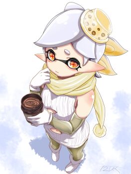 1girl alternate_costume boots closed_mouth clothing_cutout commentary_request cup disposable_coffee_cup disposable_cup full_body highres holding holding_cup hot_chocolate inkling looking_at_viewer marie_(splatoon) medium_hair mole mole_under_eye navel navel_cutout nintendo pantyhose pointy_ears scarf short_eyebrows signature solo splatoon_(series) standing sweater t2ukmyjm tentacle_hair thick_eyebrows white_boots white_hair white_sweater yellow_pantyhose yellow_scarf