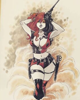 1girl arms_behind_head black_hair breasts cleavage cosplay curvy dc_comics gun harley_quinn harley_quinn_(cosplay) holding holding_gun holding_weapon large_breasts lips long_hair looking_at_viewer multicolored_hair pedro_perez photo_(medium) red_hair short_shorts shorts smile standing suicide_squad trizia_(character) trizia_(pedro_perez) two-tone_hair weapon wide_hips