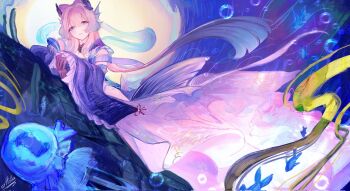 1girl air_bubble artist_name bare_shoulders blue_background blue_hair blunt_bangs bow-shaped_hair bubble closed_mouth cottolla dress fish frilled_sleeves frills genshin_impact gloves gradient_hair highres long_hair looking_at_viewer multicolored_hair pink_dress pink_hair purple_eyes purple_gloves purple_sleeves sangonomiya_kokomi signature solo underwater upper_body very_long_hair wide_sleeves