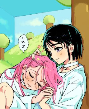 2girls alien_stage black_hair bob_cut choker closed_eyes closed_mouth commentary dress grass hand_on_another's_head highres holding_hands long_hair mizi_(alien_stage) multiple_girls open_mouth pink_hair purple_eyes saliva short_hair sleeping sleeping_on_person smile spoken_zzz sua_(alien_stage) sunnyirry symbol-only_commentary tree under_tree white_choker white_dress zzz
