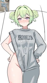 1girl absurdres asymmetrical_clothes blush brooklyn_sweater closed_mouth clothes_writing commentary cowboy_shot double-parted_bangs double_bun duda_(duda1) green_eyes grey_sweater hair_bun hands_on_own_hips highres looking_at_viewer multicolored_hair no_panties nose_blush print_sweater purple_eyes reference_inset standing stellive streaked_hair sweat sweater virtual_youtuber white_background yuzuha_riko