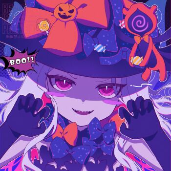 1girl abigail_williams_(fate) abigail_williams_(third_ascension)_(fate) bare_shoulders black_bow black_hands black_hat blush blush_stickers bow breasts colored_extremities colored_skin fate/grand_order fate_(series) forehead hair_bow hat highres long_hair looking_at_viewer open_mouth orange_bow parted_bangs purple_eyes sharp_teeth small_breasts smile solo stuffed_toy teeth white_hair white_skin white_ztt witch_hat