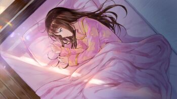1girl bed blue_eyes brown_hair collarbone game_cg head_on_pillow indoors lens_flare light_particles long_hair long_sleeves lying non-web_source official_art on_bed on_side otori_ai pajamas parted_lips pillow pink_pajamas solo sunlight waking_up yumeutsutsu_re:master