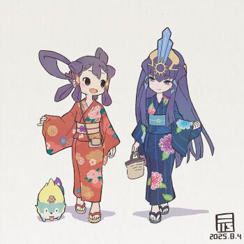 2girls :d black_sandals blue_eyes blue_kimono blue_sash brown_sandals closed_mouth dated full_body hat highres japanese_clothes kimono kokorowa-hime long_hair long_sleeves multiple_girls obi open_mouth purple_eyes purple_hair red_kimono sakuna-hime sandals sash short_hair simple_background smile standing tama-jii tensui_no_sakuna-hime white_background wide_sleeves y_koichi yellow_hat yellow_sash