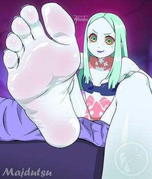 1girl artificial_eye artist_name barefoot black_bra bra breasts colored_sclera colored_skin commentary cyberpunk_(series) cyberpunk:_edgerunners feet foot_focus foreshortening green_eyes green_hair leg_tattoo long_hair looking_at_viewer majdutsu mechanical_eye neck_tattoo purple_lips rebecca_(cyberpunk) red_pupils red_sclera sensitive sitting small_breasts smile soles solo stomach_tattoo tattoo toes underwear white_skin