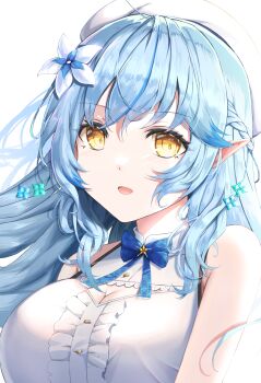 1girl absurdres ahoge armpit_crease beret blue_bow blue_hair bow braid breasts cleavage colored_tips commentary_request flower frilled_shirt frills hair_between_eyes hair_ornament harutaro_5d hat highres hololive long_hair looking_at_viewer multicolored_hair open_mouth pointy_ears shirt simple_background sleeveless sleeveless_shirt smile solo streaked_hair upper_body very_long_hair virtual_youtuber white_background white_flower white_hat white_shirt yellow_eyes yukihana_lamy