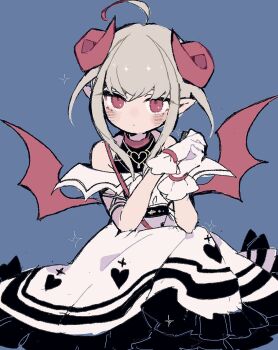 1girl ahoge arm_strap bare_shoulders belt blush bracelet broken_heart_print closed_mouth collar colored_tips cross cross_print curled_horns demon_girl demon_horns demon_wings dress dyed_ahoge frilled_dress frills full_body gloves grey_background grey_hair hair_between_eyes heart heart_print highres horns jewelry long_dress looking_at_viewer makaino_ririmu makaino_ririmu_(1st_costume) multicolored_hair nijisanji off-shoulder_dress off_shoulder pointy_ears red_collar red_eyes red_horns red_straps red_streaks red_wings shirt_under_dress short_hair shoulder_strap sidelocks simple_background sitting smskmbk solo sparkle streaked_hair undershirt virtual_youtuber white_dress white_gloves wings yokozuwari