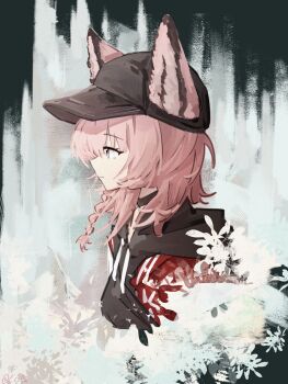 1girl absurdres animal_ears arknights baseball_cap black_choker black_hat black_jacket braid braided_sidelock chinese_commentary choker commentary_request cropped_torso ears_through_headwear expressionless fox_ears fox_girl from_side hat highres hood hooded_jacket jacket large_ears looking_ahead medium_hair official_alternate_costume pink_hair profile purple_eyes sakuratani_hane sidelocks solo sussurro_(arknights) sussurro_(travel_freely)_(arknights)