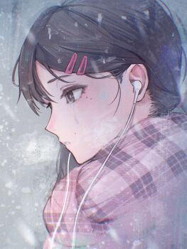 1girl black_hair bright_pupils chainsaw_man commentary earphones hair_ornament hair_tie hairpin higashiyama_kobeni highres looking_ahead mole mole_under_eye multiple_hairpins multiple_moles outdoors pink_scarf plaid_clothes plaid_scarf sakuranuts00 scarf snowing solo tears white_pupils