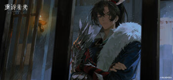 Rule 34 | 1boy, arm armor, black hair, blue eyes, blue robe, cheng heguang, closed mouth, copyright name, copyright notice, crossed arms, dark, feather boa, highres, iron bars, logo, long hair, looking at viewer, male focus, mole, mole on nose, official art, official wallpaper, ponytail, prison, reverse:1999, robe, solo, upper body, v-shaped eyebrows, wall lamp