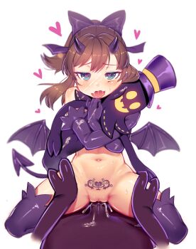 1boy 1girl a_hat_in_time black_gloves black_headwear blush bow brown_hair clitoris cowgirl_position cum cum_in_pussy demon_girl demon_tail demon_wings doodle_guy elbow_gloves girl_on_top gloves hair_bow hat hat_kid heart heart-shaped_pupils hetero highres holding loli long_hair looking_at_viewer monster_boy navel nude penis ponytail pov pubic_tattoo pussy sex shiny_clothes simple_background snatcher_(a_hat_in_time) solo_focus straddling sweat symbol-shaped_pupils tail tattoo thighhighs top_hat uncensored vaginal white_background wings