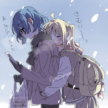 2girls alternate_costume blonde_hair blue_hair blush bocchi_the_rock! commentary_request hands_in_another's_pockets holding holding_phone hug hug_from_behind ijichi_nijika looking_at_phone multiple_girls phone ree_(re-19) scarf short_hair side_ponytail snowing tagme translation_request twitter_username winter_clothes yoroizuka_mizore yuri