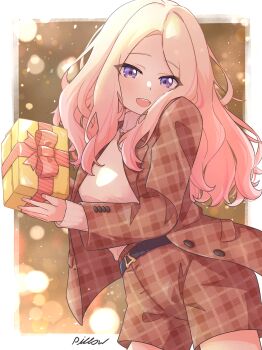 1girl absurdres blonde_hair blurry blush bokeh border box brown_jacket brown_shoes commentary_request depth_of_field gakuen_idolmaster gift gift_box highres holding holding_box idolmaster jacket juo_sena long_hair long_sleeves looking_at_viewer makuraapillow multicolored_hair outdoors pink_hair purple_eyes shoes signature smile solo stereo sweater sweater_tucked_in two-tone_hair unmoving_pattern white_border white_sweater