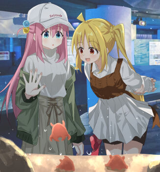 :d :o absurdres ahoge aquarium arms_behind_back baseball_cap blonde_hair blue_eyes blush bocchi_the_rock! brown_eyes chinosuke_(cs4126) collared_shirt cube_hair_ornament gotoh_hitori green_jacket hair_ornament hat highres ijichi_nijika indoors jacket jacket_partially_removed long_hair long_skirt open_mouth pink_hair pleated_skirt shirt shorts shorts_under_skirt side_ponytail skirt smile very_long_hair white_shirt white_skirt