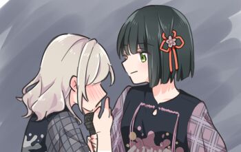 2girls 5th_live_tour_~4pair_power_spread!!!!~ black_hair black_shirt blunt_bangs blunt_ends blush bob_cut ceras_yanagida_lilienfeld commentary_request ear_blush faceless faceless_female green_eyes grey_background grey_hair grey_sleeves holding holding_microphone link!_like!_love_live! love_live! medium_hair microphone miyake_miu momose_ginko multiple_girls nose_blush pink_sleeves plaid_clothes plaid_sleeves sakurai_hina shiro_(white_2530) shirt short_hair virtual_youtuber voice_actor_connection