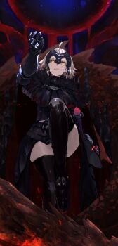 1girl ahoge armor armored_dress cape dress fate/grand_order fate_(series) fur-trimmed_cape fur_trim gauntlets headpiece highres jeanne_d&#039;arc_alter_(avenger)_(fate) jeanne_d&#039;arc_alter_(avenger)_(first_ascension)_(fate) jeanne_d&#039;arc_alter_(fate) looking_at_viewer neko_no_kedama short_hair solo standard_bearer thighhighs thighs white_hair yellow_eyes zettai_ryouiki