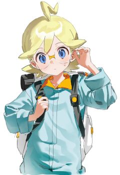 1boy adjusting_eyewear ahoge backpack bag blonde_hair blue_eyes clemont_(pokemon) closed_mouth commentary_request glasses highres holding_strap jumpsuit korean_commentary long_sleeves male_focus medium_hair nintendo pokemon pokemon_xy pokesudal round_eyewear simple_background solo sweatdrop upper_body white_background white_bag