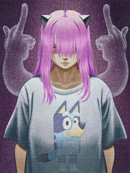 1girl black_background blue_shirt bluey bluey_heeler bombsahoy character_print closed_mouth double_middle_finger elfen_lied grey_background highres horns long_hair looking_at_viewer lucy_(elfen_lied) middle_finger orange_eyes pale_skin pink_hair serious shirt solo static t-shirt upper_body vectors