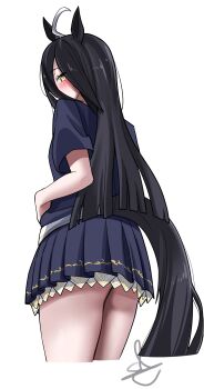 1girl absurdres ahoge animal_ears ass black_hair black_shirt black_skirt blunt_ends blush commentary_request hair_between_eyes highres horse_ears horse_girl horse_tail long_bangs long_hair_between_eyes looking_at_viewer looking_back manhattan_cafe_(umamusume) multicolored_hair pleated_skirt shirt short_sleeves simple_background skirt slcunix solo tail umamusume white_background white_hair yellow_eyes