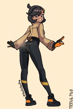 1girl artist_name ass black_bodysuit black_gloves black_hair black_shoes bodysuit bodysuit_under_clothes brown_jacket emma_(pokemon) full_body gloves grey_eyes grin highres jacket leaning_forward long_sleeves looking_at_viewer looking_back mixed-language_commentary nintendo obakeoccultus pokemon pokemon_legends:_z-a ring_hair_ornament shoes short_hair simple_background smile solo standing teeth twitter_username