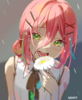 1girl absurdres character_name double-parted_bangs eyelashes flower green_eyes hair_between_eyes hair_ornament hairclip hanako_nana hand_up hashtag-only_commentary highres holding holding_flower long_bangs multicolored_hair open_mouth parallel_hairclips pink_hair shirt sleeveless sleeveless_shirt smile solo sparkle stellive streaked_hair upper_body virtual_youtuber white_flower white_shirt wooju_ku x_hair_ornament