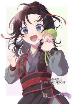 1boy :d aged_down ahoge androgynous black_hair black_hanfu black_sash blue_eyes blush child chinese_clothes commentary_request flower grey_pants grey_shirt hair_ribbon hanfu highres holding holding_flower holding_plant kabe_bo long_hair long_sleeves looking_at_viewer lotus lotus_pod male_focus modao_zushi official_alternate_costume open_mouth pants parted_bangs pink_flower plant ponytail red_ribbon red_sash ribbon sash shirt sidelocks smile solo tassel twitter_username upper_body watermark wei_wuxian wei_wuxian_(yunmeng_clan) white_background yaopei