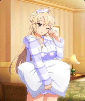 1girl bed blonde_hair blue_eyes breasts closed_mouth cowboy_shot desk_lamp dot_nose game_cg hairband holding holding_pillow hood hooded_pajamas hotel_room indoors kohagura_ellen lamp large_breasts long_hair long_sleeves looking_at_viewer official_art one_eye_closed pajamas picture_frame pillow pom_pom_(clothes) purple_hairband purple_pajamas rubbing_eyes smile solo third-party_source toji_no_miko toji_no_miko:_kizamishi_issen_no_tomoshibi traditional_desk_lamp wallpaper_(object) zipper