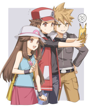 1girl 2boys 88_(einnimnech) :d belt belt_buckle black_belt black_shirt blue_oak blue_shirt brown_eyes brown_pants bucket_hat buckle commentary_request flying_sweatdrops gen_4_pokemon grey_background grey_hat grin hair_flaps hat highres holding holding_phone jacket leaf_(pokemon) multiple_boys nintendo official_alternate_costume open_mouth pants phone pokemon pokemon_frlg pokemon_hgss pokemon_masters_ex red_(pokemon) red_(sygna_suit)_(pokemon) red_hat red_skirt rotom rotom_phone shirt sidelocks skirt sleeveless sleeveless_shirt smile spiked_hair taking_picture teeth upper_teeth_only vs_seeker yellow_bag