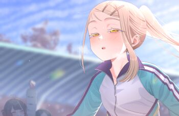 3girls blonde_hair blue_sky blurry blurry_background blush commentary_request depth_of_field earrings gakuen_idolmaster green_jacket half-closed_eyes hanami_ume highres idolmaster jacket jewelry kuramoto_china mozaemon multicolored_jacket multiple_girls open_mouth outdoors partially_unzipped ponytail running shinosawa_hiro sky sleepy solo_focus striped_clothes striped_jacket stud_earrings sweat swept_bangs track_jacket white_jacket zipper zipper_pull_tab