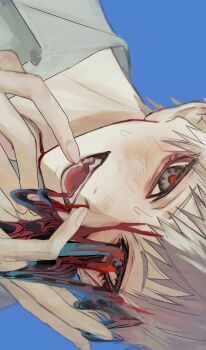 1boy blue_background body_horror collared_shirt commentary fangs hashtag-only_commentary highres hikaru_ga_shinda_natsu indou_hikaru looking_at_viewer male_focus melting_eyes melting_face open_mouth red_pupils shirt short_hair sideways simple_background solo teeth tongue white_hair white_shirt yosei_bin