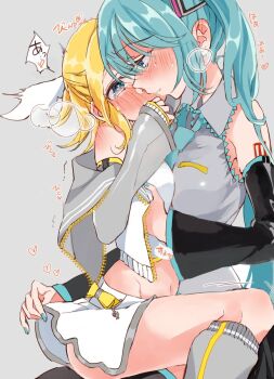 2girls blonde_hair blue_eyes blue_hair blue_nails blue_necktie blush collared_shirt commentary detached_sleeves grey_background grey_shirt hatsune_miku highres kagamine_rin long_hair long_sleeves medium_hair mimi_mine multiple_girls necktie shirt simple_background sitting sitting_on_lap sitting_on_person skirt sleeveless sleeveless_shirt speech_bubble sweat symbol-only_commentary translation_request twintails vocaloid white_shirt white_skirt yuri